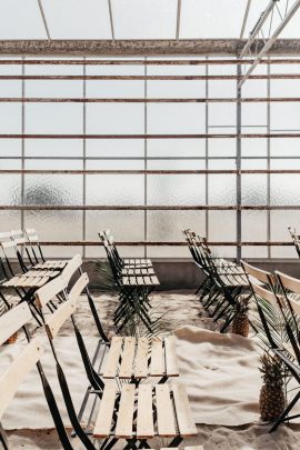 Un mariage dans une serre sur l'Île de Ré - Photos : Warren Lecart - Blog mariage : La mariée aux pieds nus