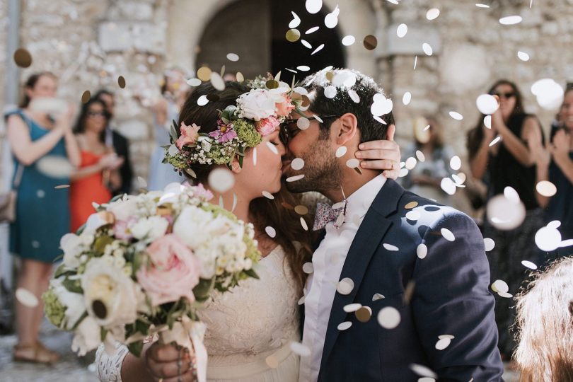 Vivre ses essayages de robe de mariée lorsqu'on ne fait pas un 38 et qu'on est une mariée grande taille ou plus size ? Conseils et adresses sur le blog mariage La mariée aux pieds nus - Photos : Neupap Photography