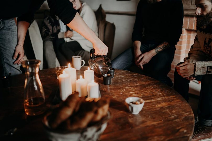 Un mariage en Auvergne aux Gites du Berger en Automne - Photos et Vidéo : The Quirky - Blog mariage : La mariée aux pieds nus