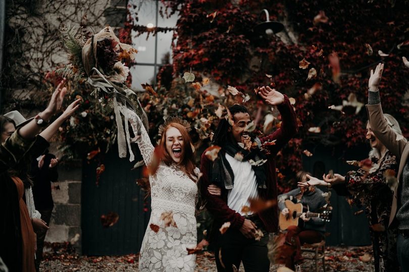 Un mariage en Auvergne aux Gites du Berger en Automne - Photos et Vidéo : The Quirky - Blog mariage : La mariée aux pieds nus