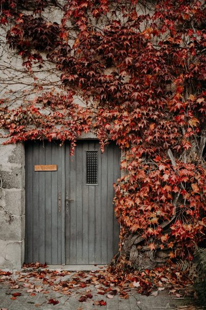 Un mariage en Auvergne aux Gites du Berger en Automne - Photos et Vidéo : The Quirky - Blog mariage : La mariée aux pieds nus