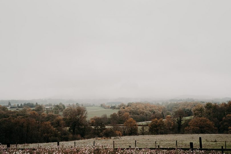 Un mariage en Auvergne aux Gites du Berger en Automne - Photos et Vidéo : The Quirky - Blog mariage : La mariée aux pieds nus