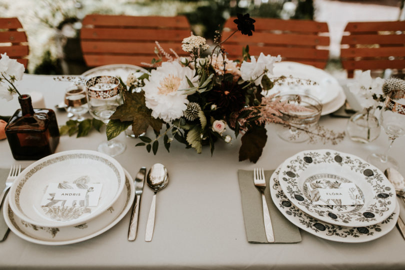 Un mariage simple, champêtre et fleuri - A découvrir sur la mariée aux pieds nus - Photos : Pinewood Weddings