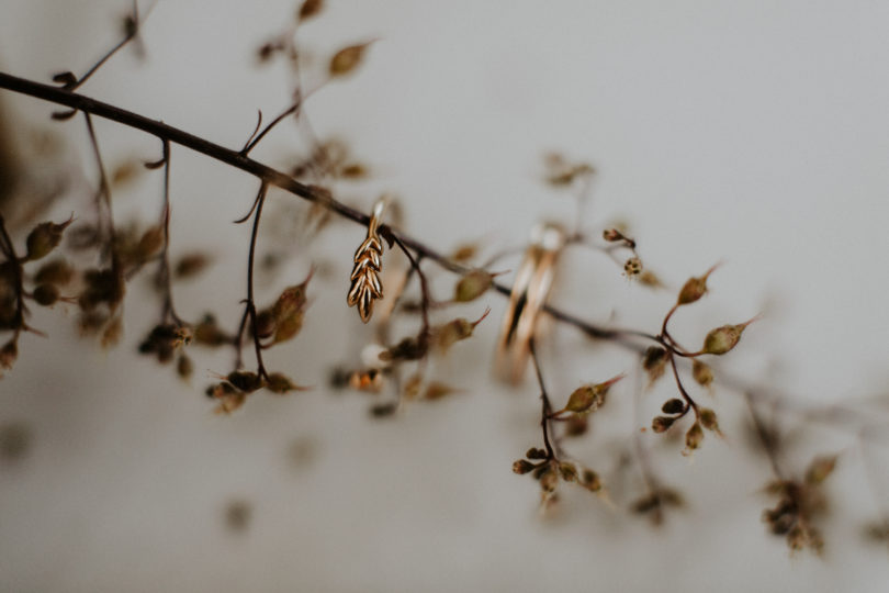 Un mariage simple, champêtre et fleuri - A découvrir sur la mariée aux pieds nus - Photos : Pinewood Weddings