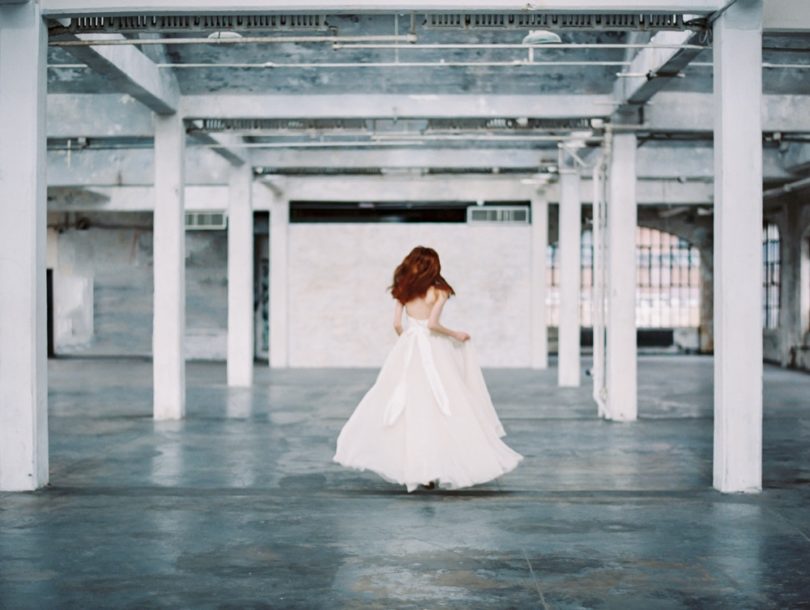 Découvrez sur le blog mariage www.lamarieeauxpiedsnus.com la collection 2017 de robes de mariée de Truvelle - Modele : Georgia