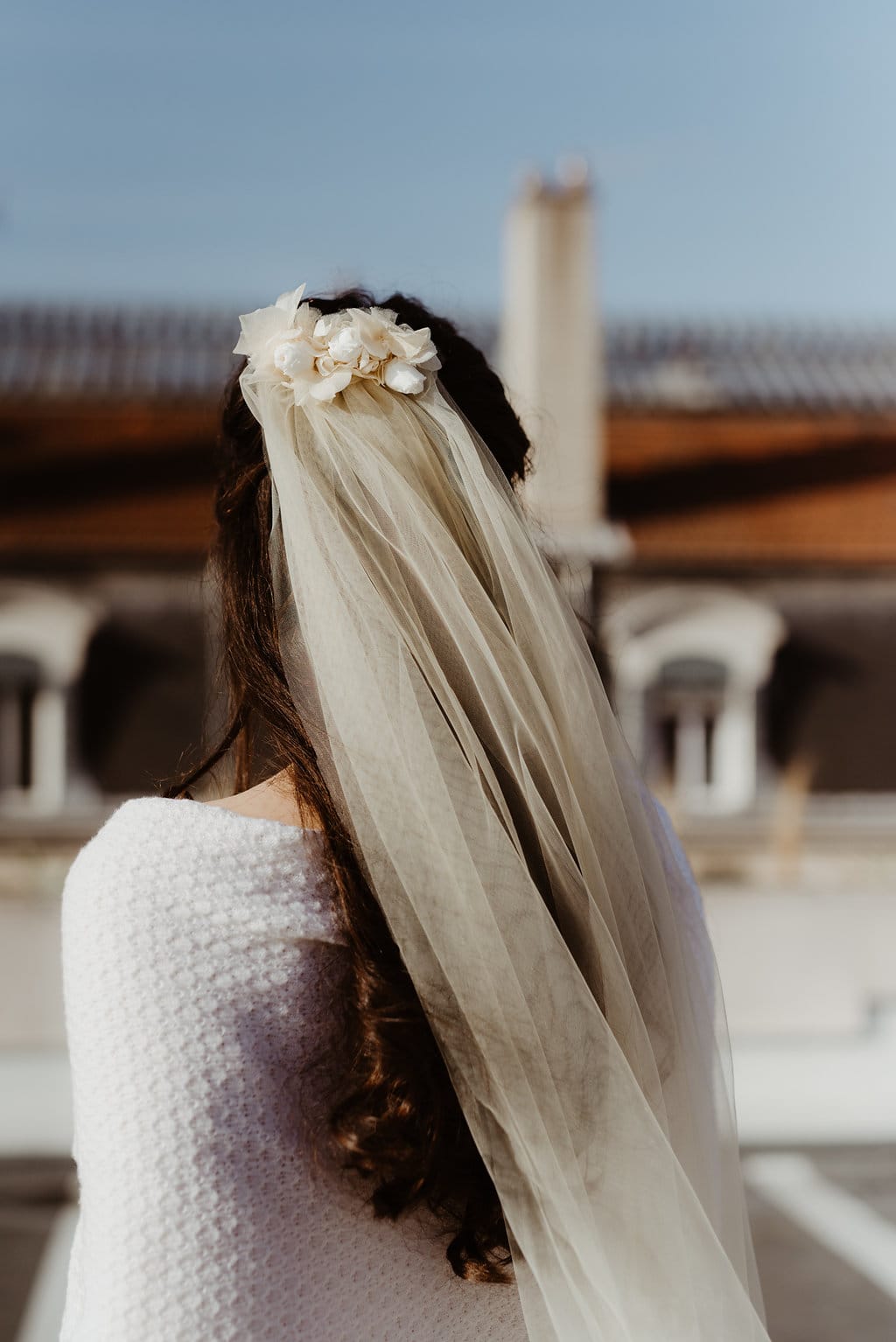 Voiles de mariée en fleurs - L'amoureuse by Ingrid Fey et les Fleurs Dupont - Photo Anaïs Nannini