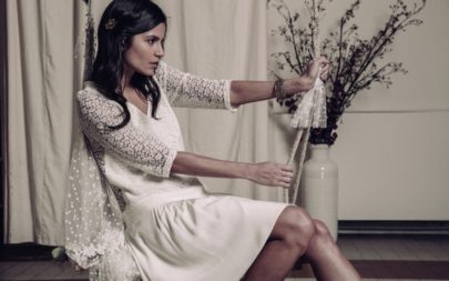 Laure de Sagazan - Collection de robes de mariée - Cérémonie civile - 2016 - A découvrir sur le blog mariage www.lamarieeauxpiedsnus.com - Photos : Laurent Nivalle