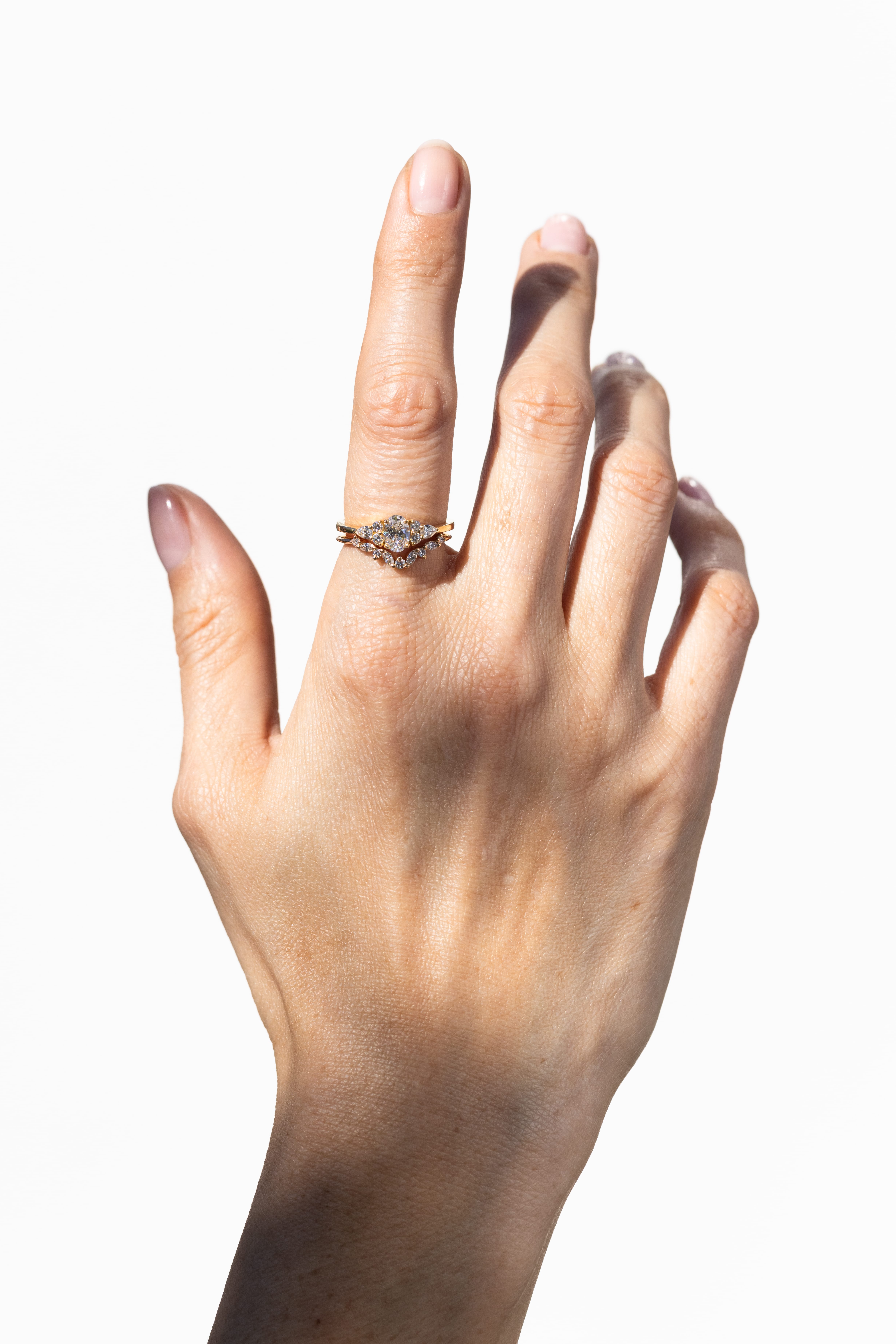 Leila Buecher - Joaillerie - Alliances et bagues de fiançailles - Blog mariage : La mariée aux pieds nus