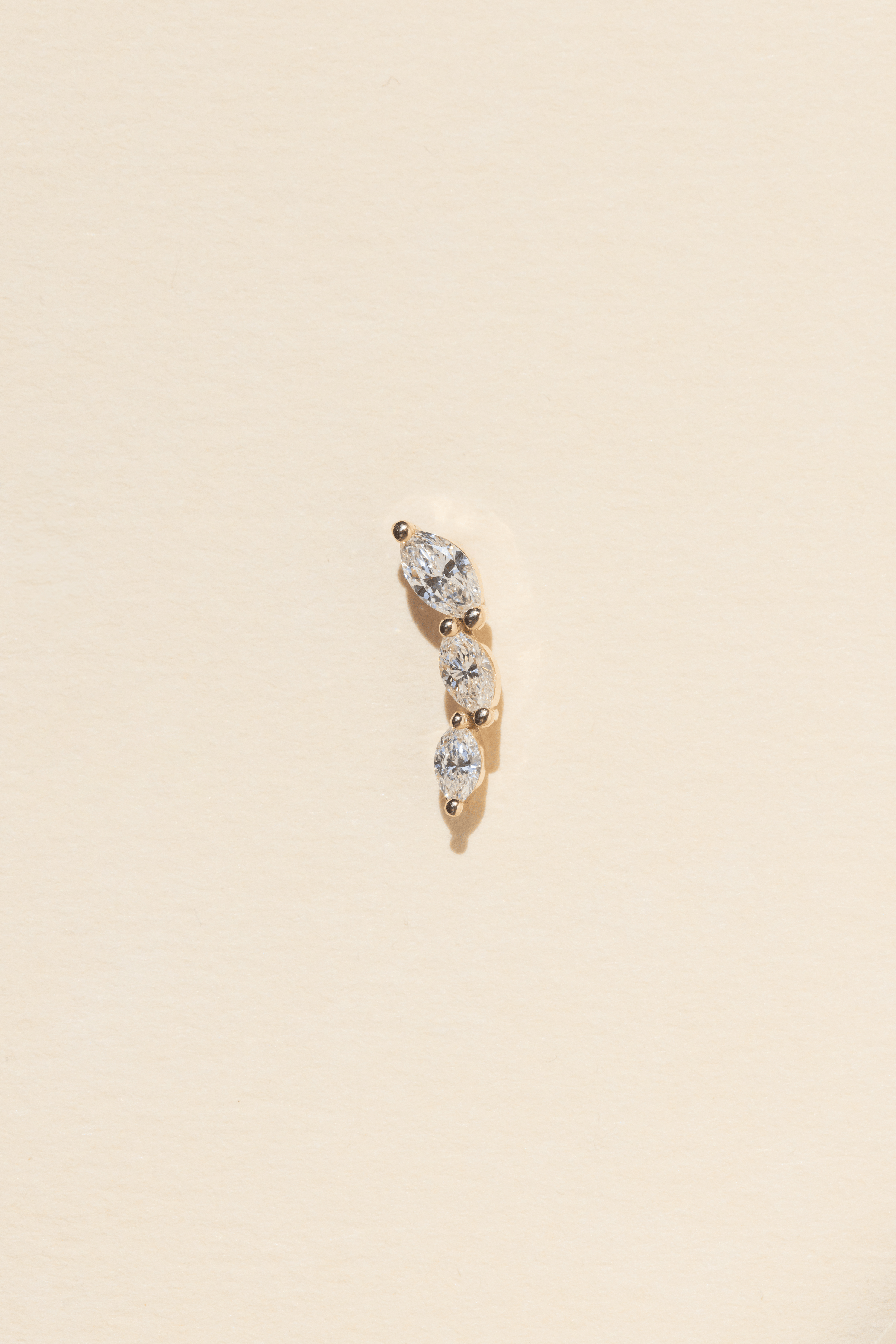 Leila Buecher - Joaillerie - Alliances et bagues de fiançailles - Blog mariage : La mariée aux pieds nus