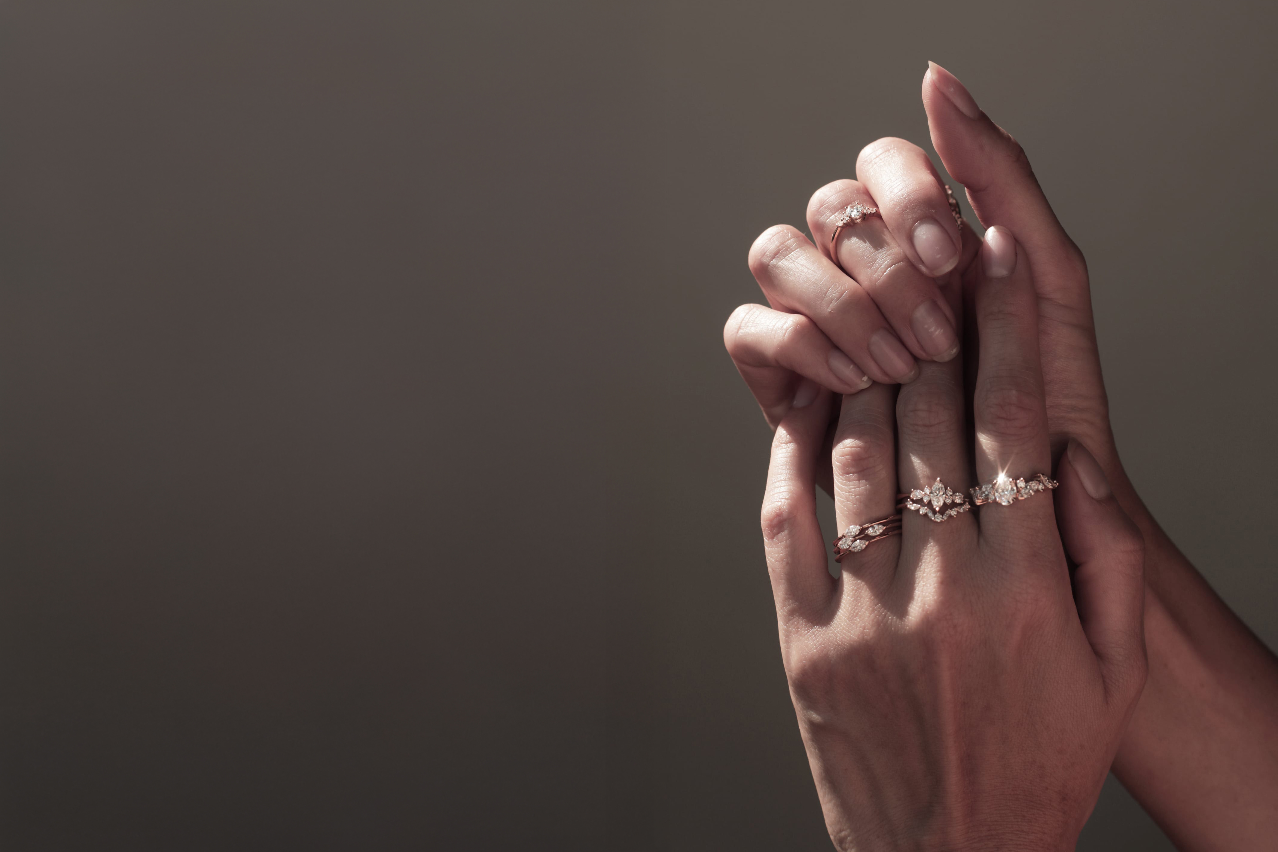 Leila Buecher - Joaillerie - Alliances et bagues de fiançailles - Blog mariage : La mariée aux pieds nus