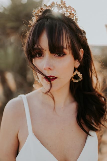 Mademoiselle Mandy - Coiffure et Maquillage de mariée - Paris - La mariée aux pieds nus