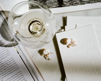 Maison Sabben - Accessoires de mariée - Collection 2023 - Photos : Chloé Lapeyssonnie - DA : Studio Quotidien - Blog mariage : La mariée aux pieds nus