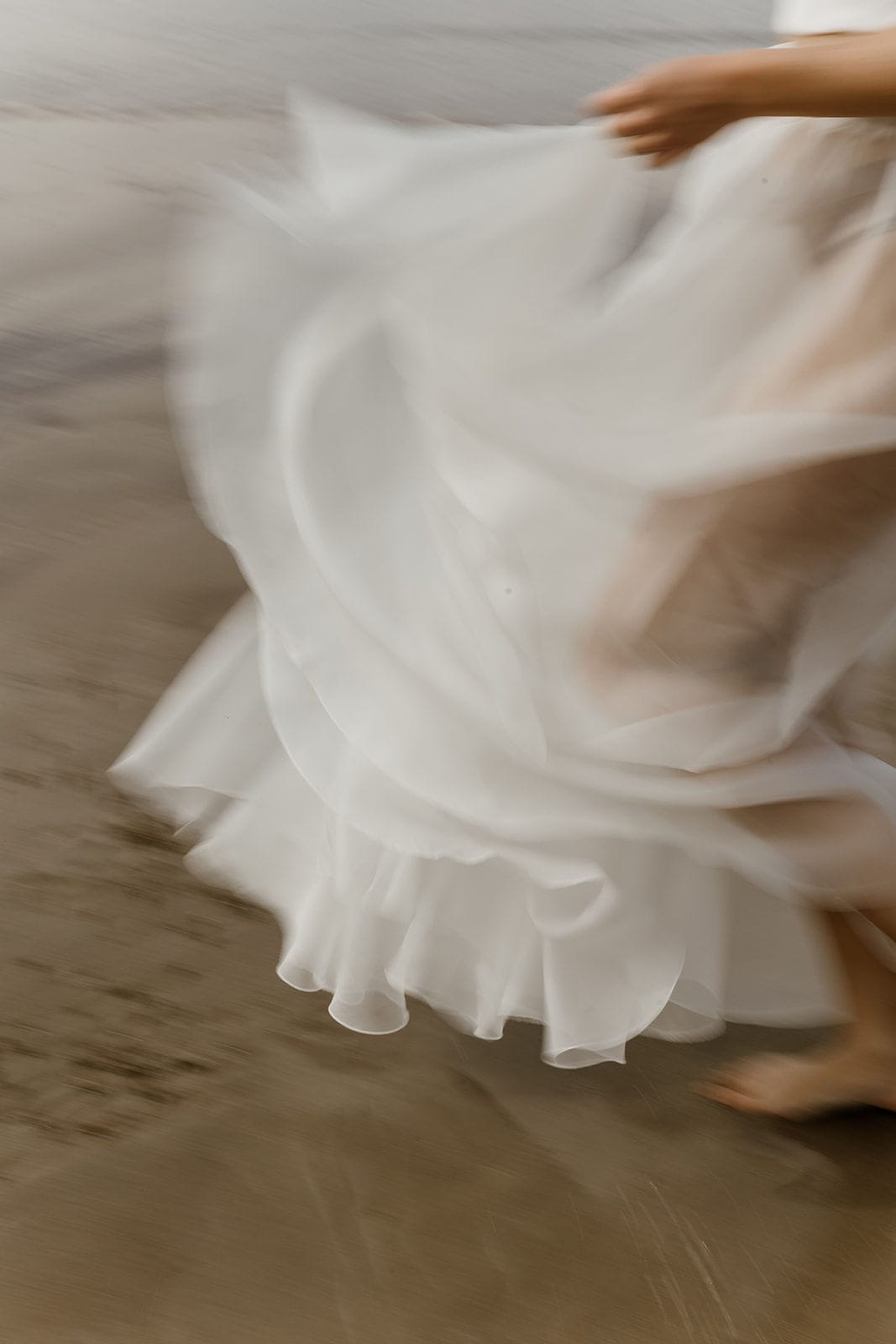 Maïté Bailleul - Robes de mariée - Collection 2023 - Photos : Coralie Lescieux - Blog mariage : La mariée aux pieds nus