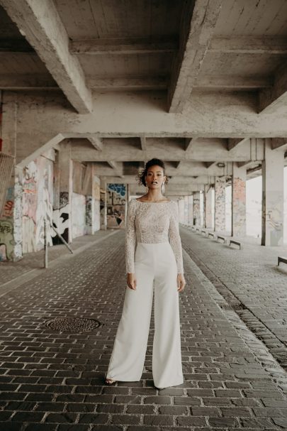 Manon Gontero - Robes de mariée - Collection voiles de mariée brodés - Photos : The Quirky - Blog mariage : La mariée aux pieds nus