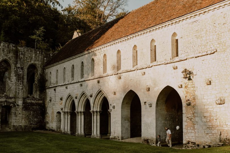 Un mariage à l'Abbaye de Fontaine-Guérard en Normandie - Photos : Anne Letournel | Organisation : La fabrique des instants - Blog mariage : La mariée aux pieds nus