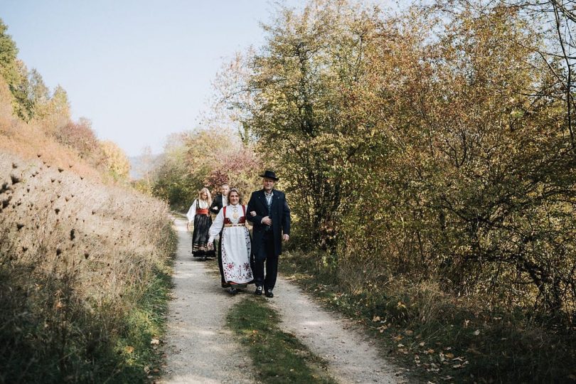 Un mariage au Morimont en Alsace - Photos : Neupap Photography - Blog mariage : La mariée aux pieds nus