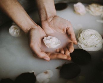 Le matin du mariage - Inspiration - A découvrir sur le blog mariage www.lamarieeauxpiedsnus.com - Photos : Andrea Calvano