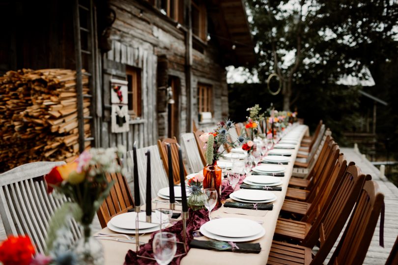 Un mariage atypique, coloré et en petit comité en Haute-Savoie - Photos : Amandine Marque - Blog mariage : La mariée aux pieds nus