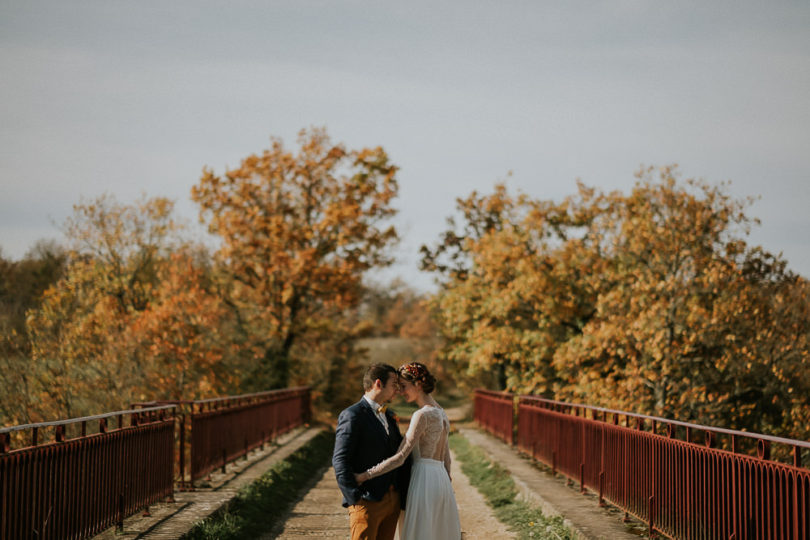 Un mariage en automne en Bourgogne au Domaine du Bouloy - A découvrir sur le blog mariage www.lamarieeauxpiedsnus.com - Photos : Benjamin Le Du