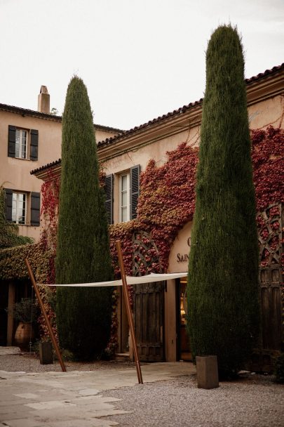 Un mariage en automne au Château Sainte Roseline aux Arcs sur Argens dans le Var - Photos : Dall'k - Blog mariage : La mariée aux pieds nus