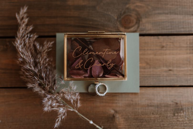 Un mariage en automne au Mas d'Arvieux en Provence - Photos : Soulpics - Blog mariage : La mariée aux pieds nus