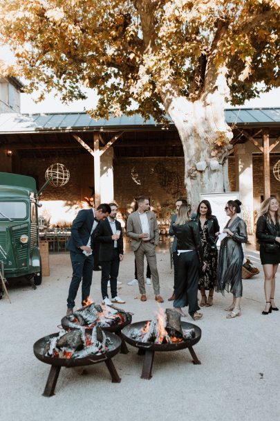 Un mariage en automne au Mas d'Arvieux en Provence - Photos : Soulpics - Blog mariage : La mariée aux pieds nus