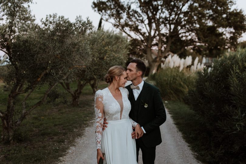 Un mariage en automne au Mas d'Arvieux en Provence - Photos : Soulpics - Blog mariage : La mariée aux pieds nus