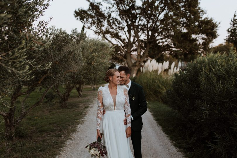 Un mariage en automne au Mas d'Arvieux en Provence - Photos : Soulpics - Blog mariage : La mariée aux pieds nus