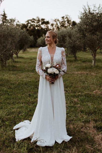 Un mariage en automne au Mas d'Arvieux en Provence - Photos : Soulpics - Blog mariage : La mariée aux pieds nus