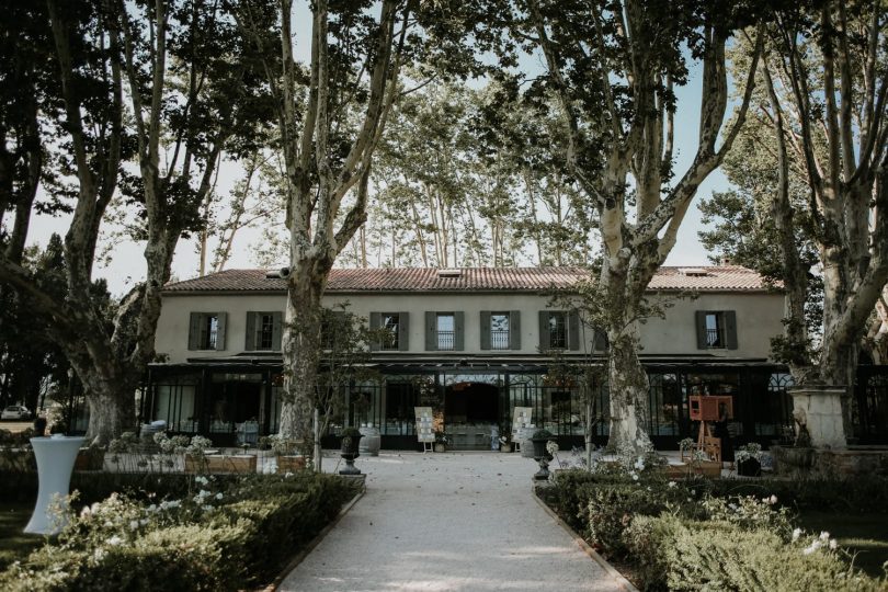 Un mariage au Domaine de la Baratonne près de Marseille - Photos : Soulpics - Blog mariage : La mariée aux pieds nus