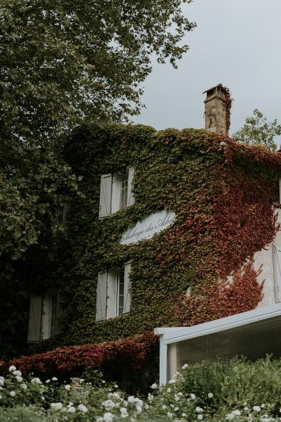 Un mariage à la Bastide des Adrets en Provence - Photos : Madame B Photographie - Blog mariage : La mariée aux pieds nus