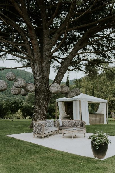 Un mariage à la Bastide des Adrets en Provence - Photos : Madame B Photographie - Blog mariage : La mariée aux pieds nus