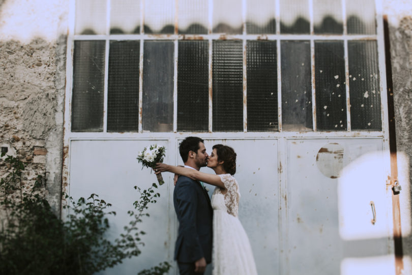 Un mariage en vert et blanc au Domaine de Blanche Fleur près d'Avignon - A découvrir sur le blog mariage www.lamarieeauxpiedsnus.com - Photos : Lorenzo Accardi