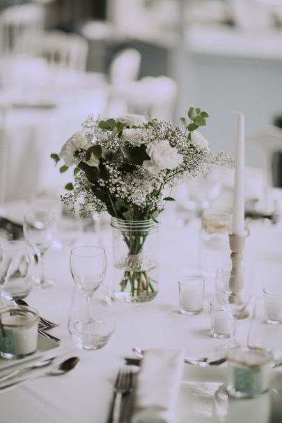 Un mariage en vert et blanc au Domaine de Blanche Fleur près d'Avignon - A découvrir sur le blog mariage www.lamarieeauxpiedsnus.com - Photos : Lorenzo Accardi