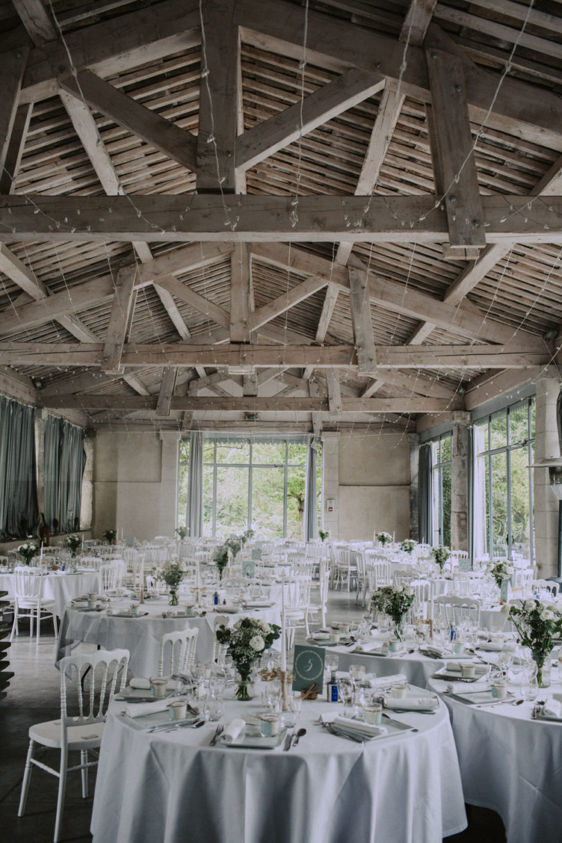 Un mariage en vert et blanc au Domaine de Blanche Fleur près d'Avignon - A découvrir sur le blog mariage www.lamarieeauxpiedsnus.com - Photos : Lorenzo Accardi