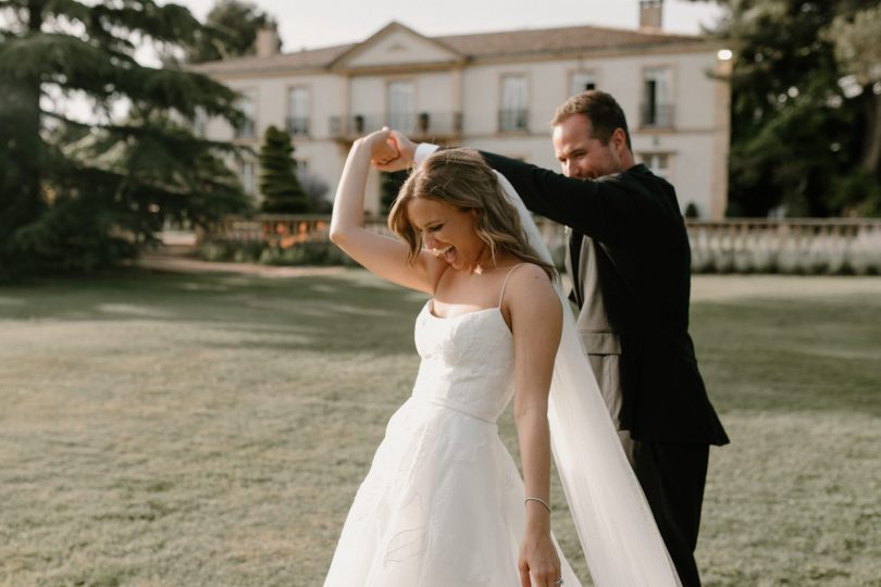 Un mariage en bleu à la Bastide d'Astres en Provence - Photos : Clarisse et Johan - Blog mariage : La mariée aux pieds nus