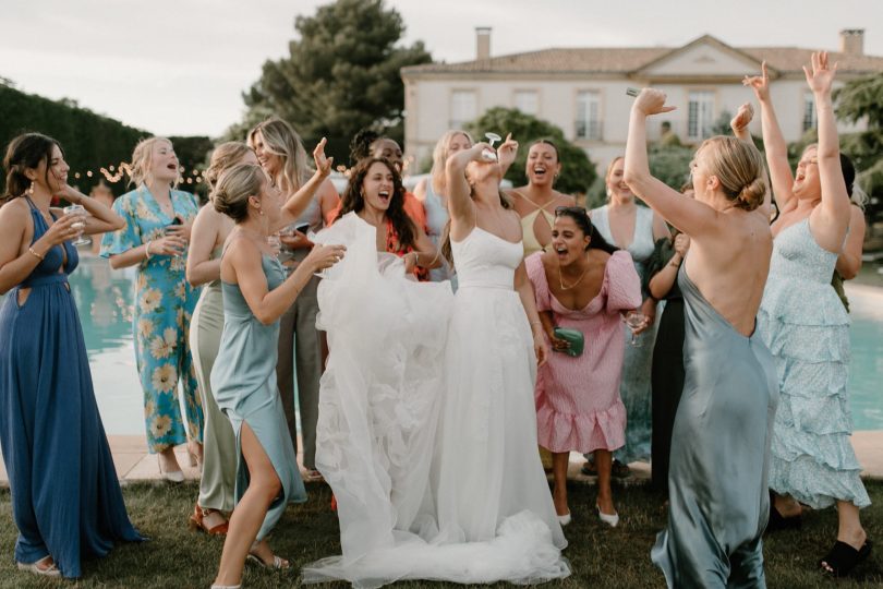 Un mariage en bleu à la Bastide d'Astres en Provence - Photos : Clarisse et Johan - Blog mariage : La mariée aux pieds nus