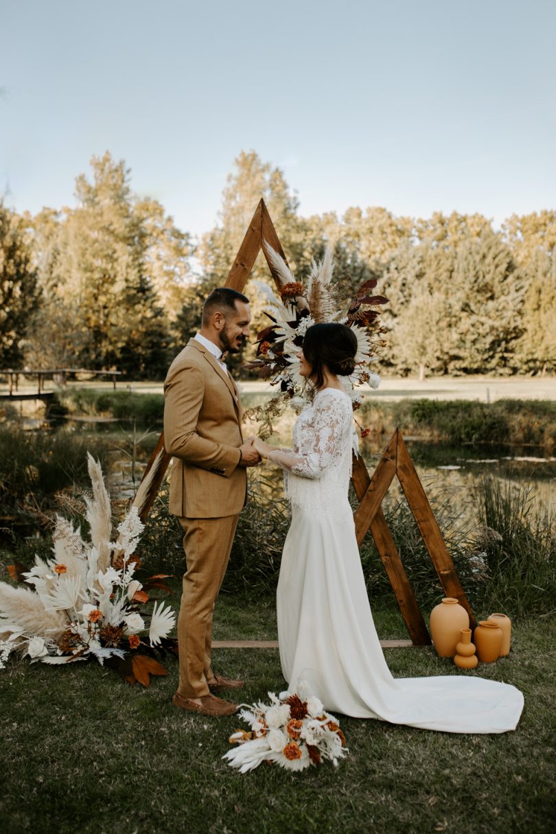 Un mariage bohème en automne - Photos : La Rebelle Studio - Organisation : The Green Wedding Co. - Blog mariage : La mariée aux pieds nus