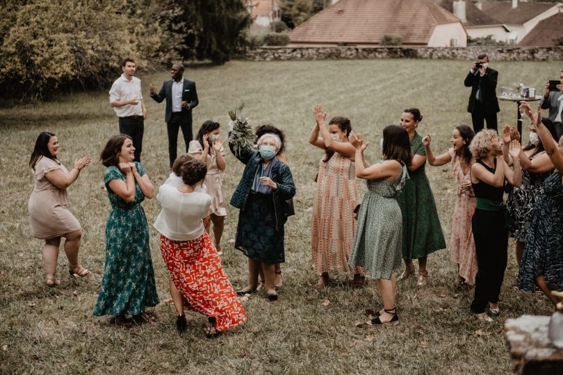 Un mariage bohème et végétal dans le Béarn - Photos : Patricia Hendrychova-Estanguet - Blog mariage : La mariée aux pieds nus