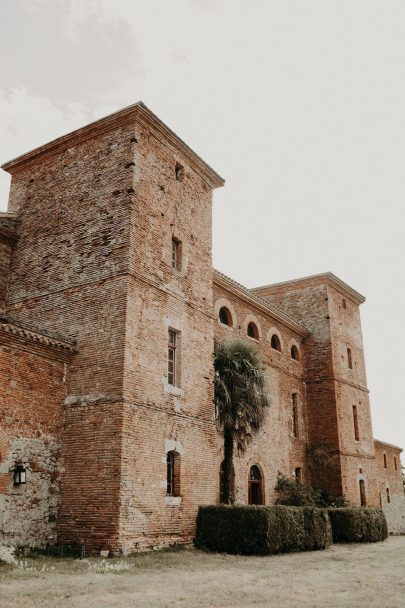 Un mariage bohème au Château de Fajac près de Toulouse - Photos : Th Quirky - Blog mariage : La mariée aux pieds nus