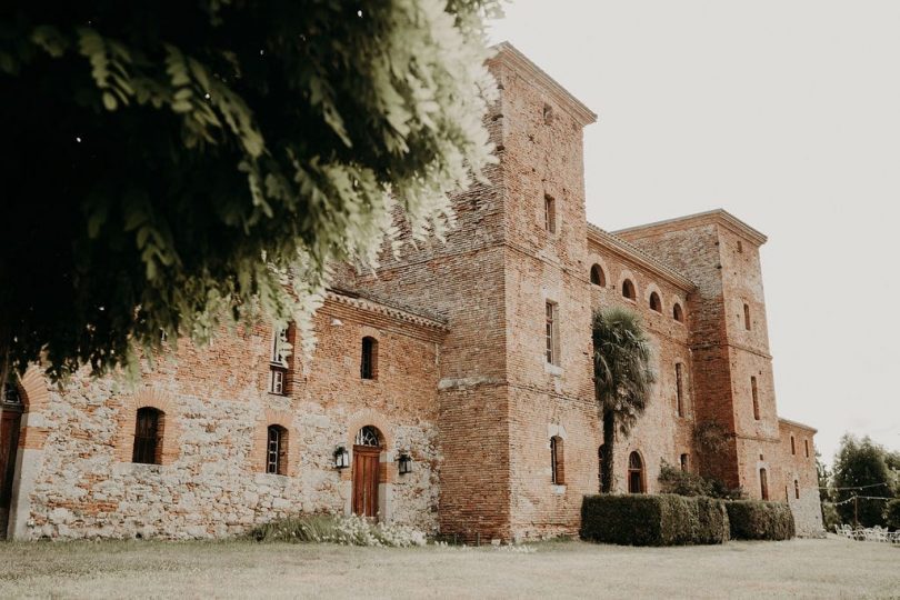 Un mariage bohème au Château de Fajac près de Toulouse - Photos : Th Quirky - Blog mariage : La mariée aux pieds nus