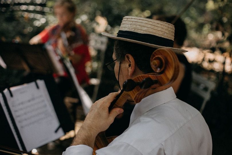 Un mariage bohème au Chateau de la Barben en Provence - Photos : Gwendoline Noir - Blog mariage : La mariée aux pieds nus