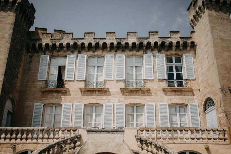 Un mariage bohème au Chateau de la Barben en Provence - Photos : Gwendoline Noir - Blog mariage : La mariée aux pieds nus