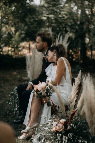 Un mariage bohème au Chateau de la Barben en Provence - Photos : Gwendoline Noir - Blog mariage : La mariée aux pieds nus