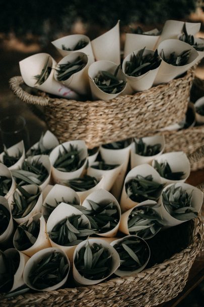 Un mariage bohème au Chateau de la Barben en Provence - Photos : Gwendoline Noir - Blog mariage : La mariée aux pieds nus