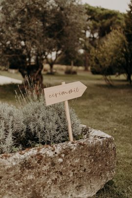 Un mariage bohème au Château de Theon en Charente Maritime - Photos : Baptiste Hauville- Wedding planner : Sparkly Agency - Blog mariage : La mariée aux pieds nus