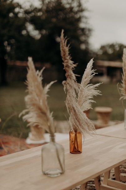 Un mariage bohème au Château de Theon en Charente Maritime - Photos : Baptiste Hauville- Wedding planner : Sparkly Agency - Blog mariage : La mariée aux pieds nus