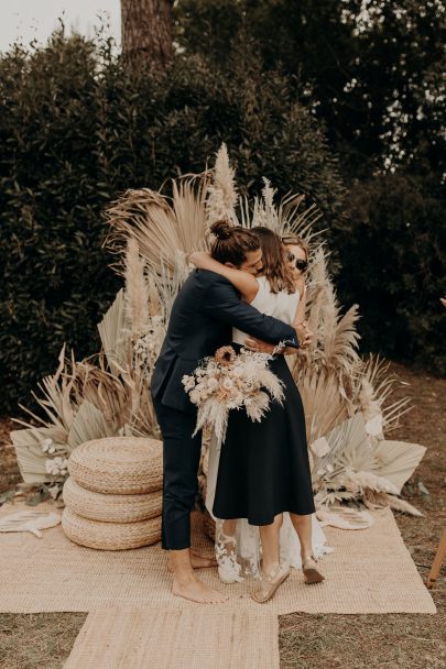 Un mariage bohème au Château de Theon en Charente Maritime - Photos : Baptiste Hauville- Wedding planner : Sparkly Agency - Blog mariage : La mariée aux pieds nus