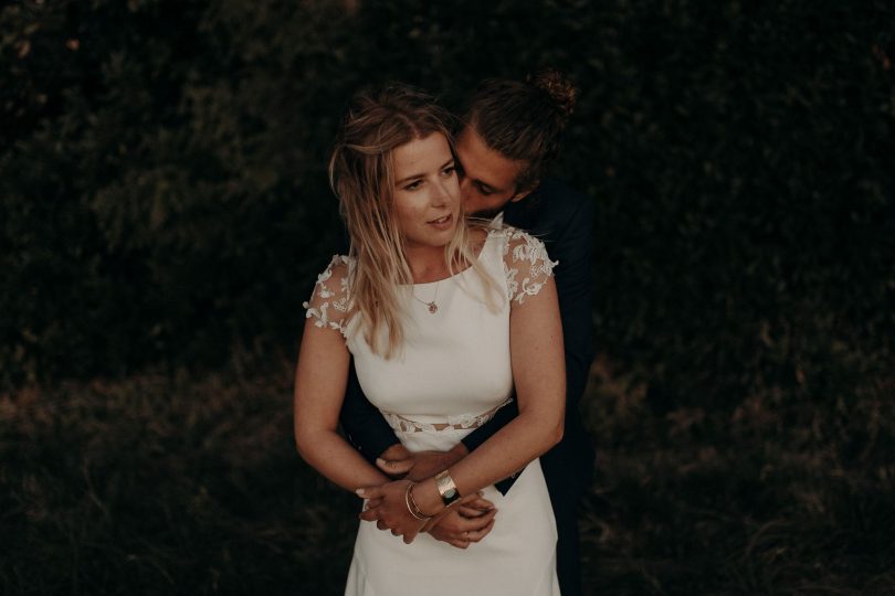 Un mariage bohème au Château de Theon en Charente Maritime - Photos : Baptiste Hauville- Wedding planner : Sparkly Agency - Blog mariage : La mariée aux pieds nus