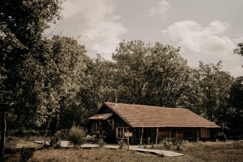 Un mariage bohème au Château Saint Georges près de Bordeaux - Photos : Harleena Photography - Blog mariage : La mariée aux pieds nus